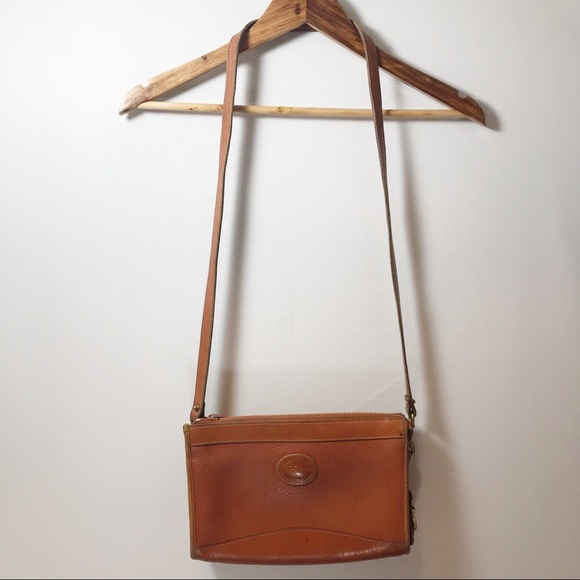 Dooney & Bourke Handbags - DOONEY & BOURKE Vintage Leather Crossbody